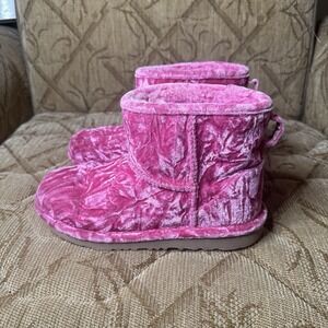 UGG 1142070k classic mini II velvet boot girls pink raspberry fur new size 5 EUC